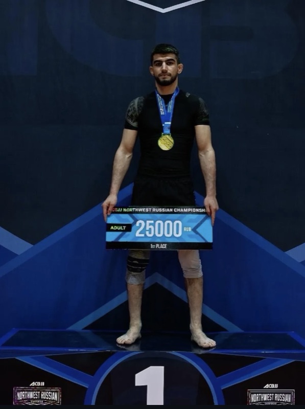 Наджмаддин с золотой медалью и призом за первое место на ACBJJ Northwest Russian Championship